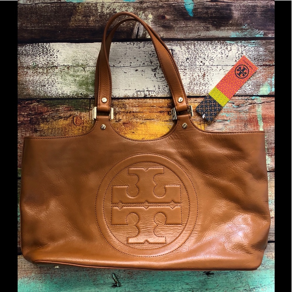 Gorgeous! 🌸 Tory Burch Bombe Brown Leather Tote.